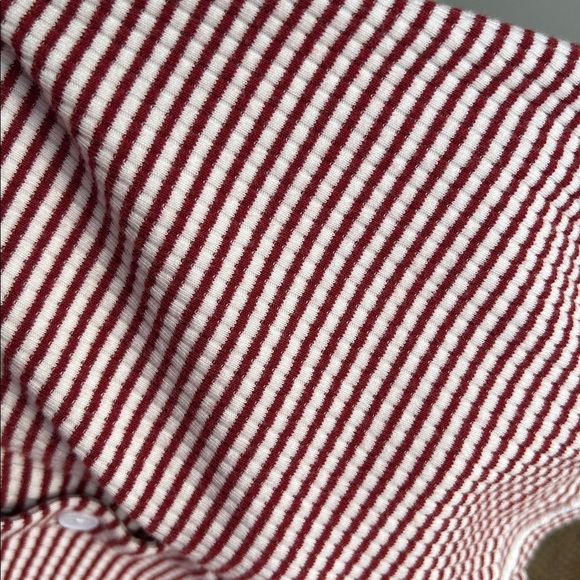 Women’s Levi Button Up Top. Size XL. Runs small. Stretch. - Picture 4 of 5